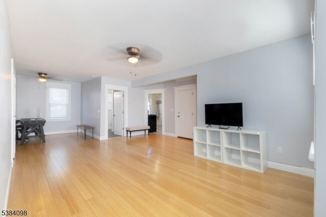 Primary Photo - 617 Washington Ave