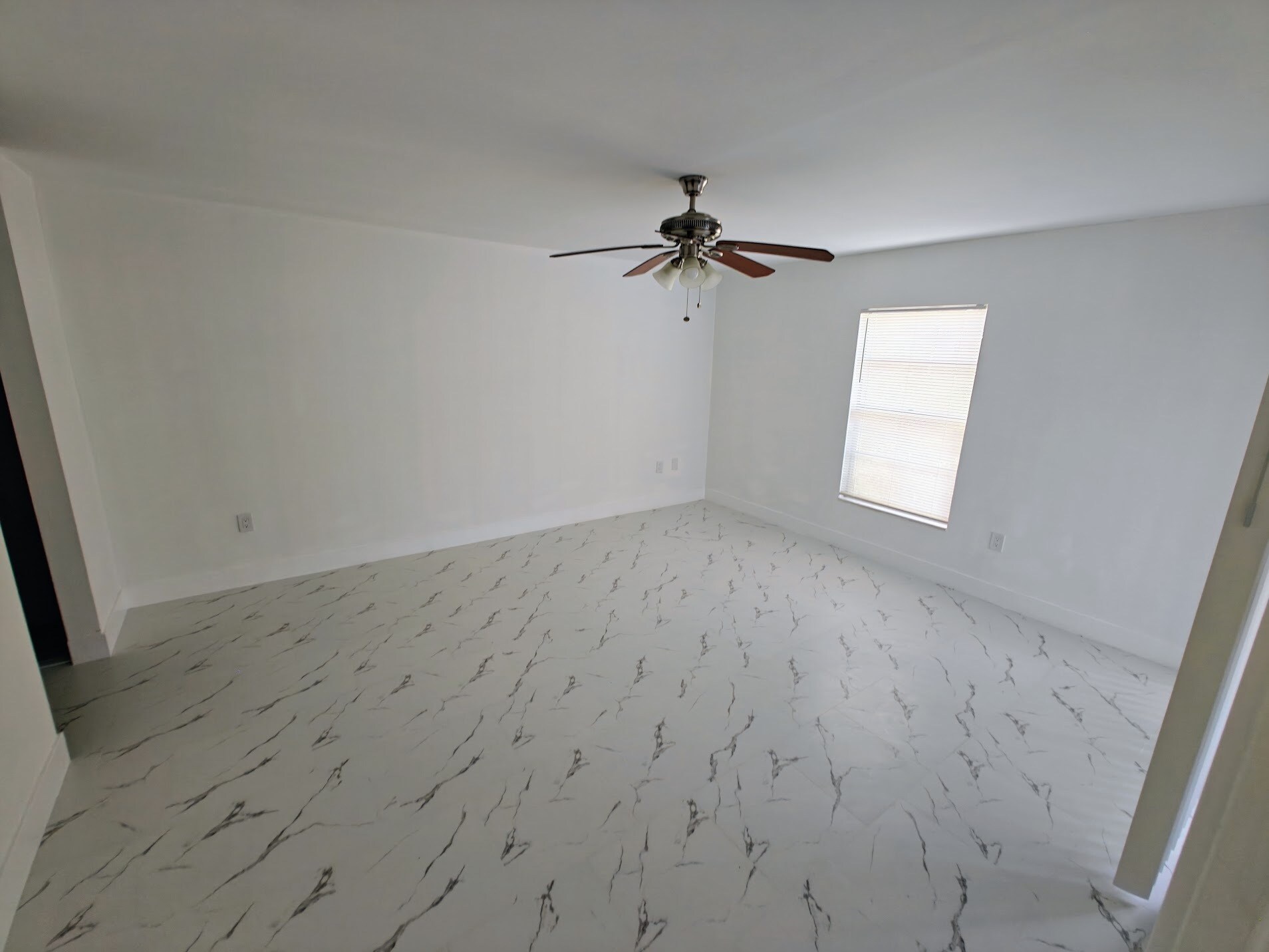 Building Photo - 151 Cypress Way E