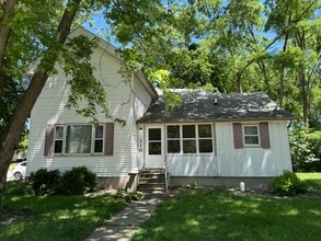 Building Photo - Charming 3 bedroom - 2 bath house in Normal
