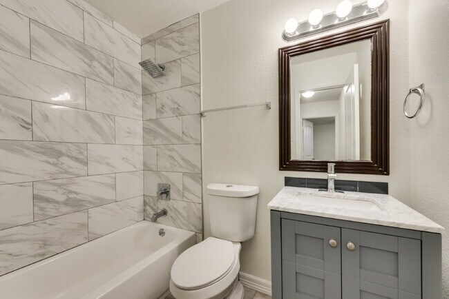 Building Photo - 1161 Condor Dr