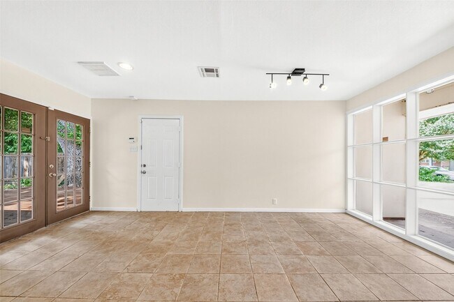 Building Photo - 4045 Woodfox St