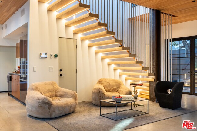 Building Photo - 746 Marco Pl