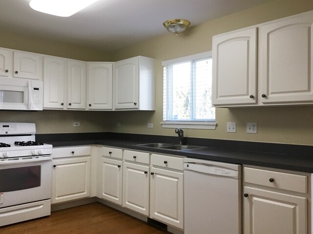 Building Photo - 34233 N Wineberry Ln