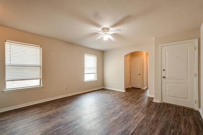 Building Photo - 121 Cliff Height Cir