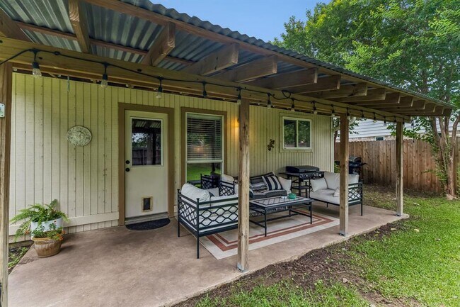 Building Photo - 10504 Wagon Gap Dr