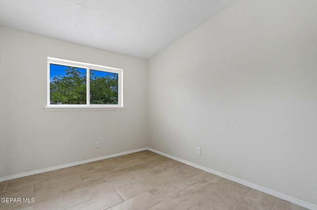 Building Photo - 5852 Wrangler Dr