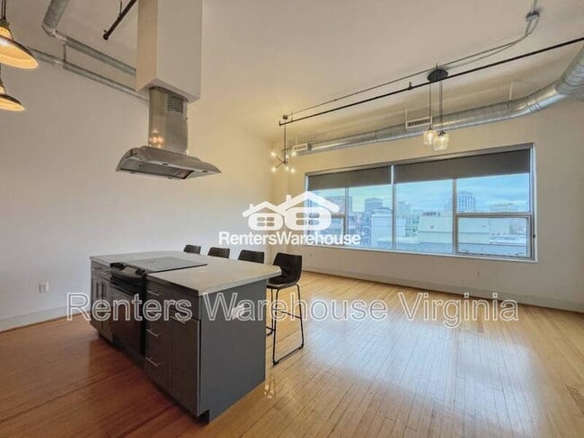 Building Photo - 500 Granby St