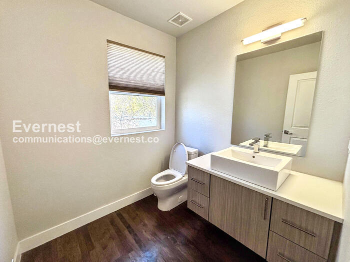 Building Photo - 8130 W 10th Ave