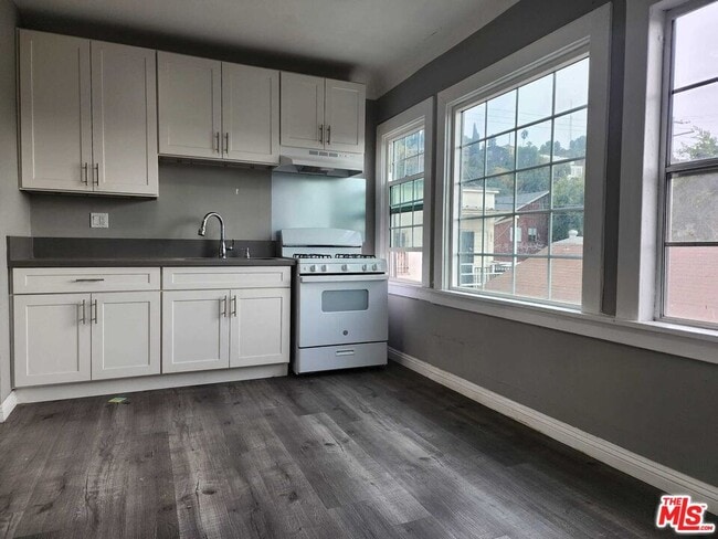 Building Photo - 4112 N Griffin Ave