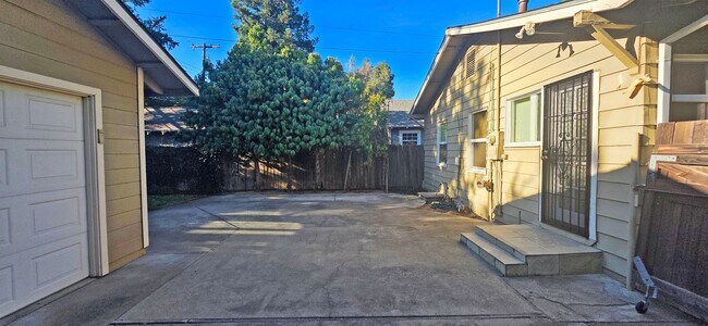 Building Photo - 2201 Gerber Ave