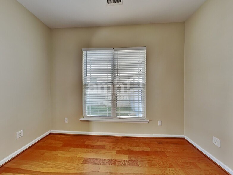 Building Photo - 45 Chey Hill Ln