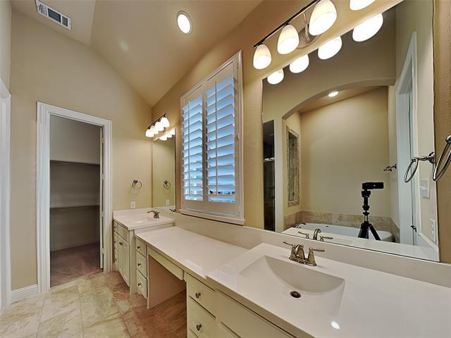 Building Photo - 14845 Belclaire Ave