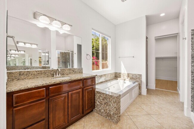 Building Photo - 57806 Cantata Dr