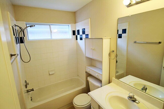 Building Photo - 1622 Landimore Ct