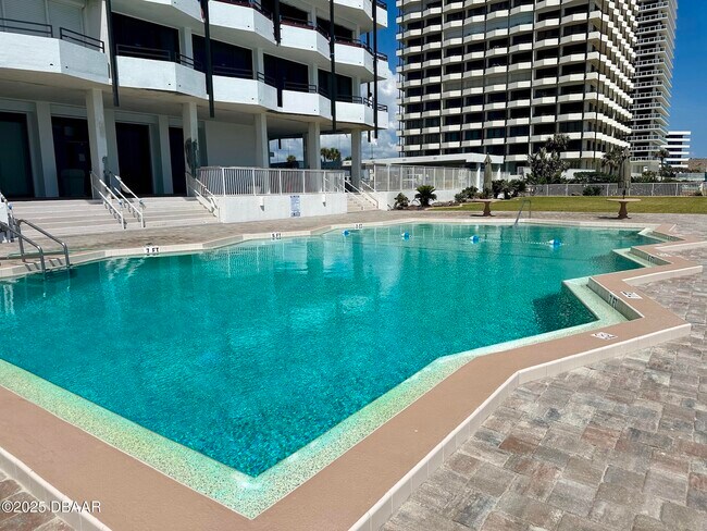 Building Photo - 2828 N Atlantic Ave