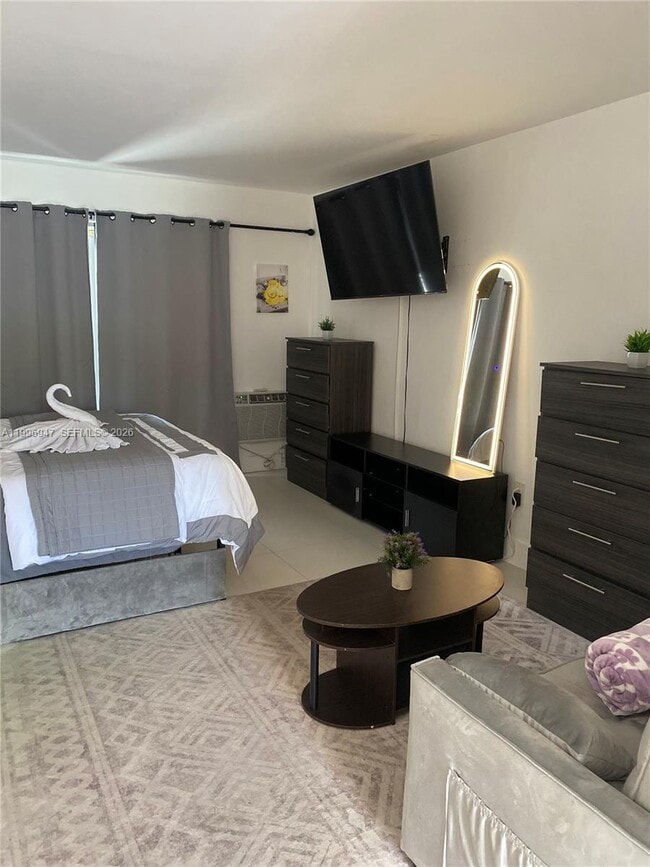 Building Photo - 7904 West Dr