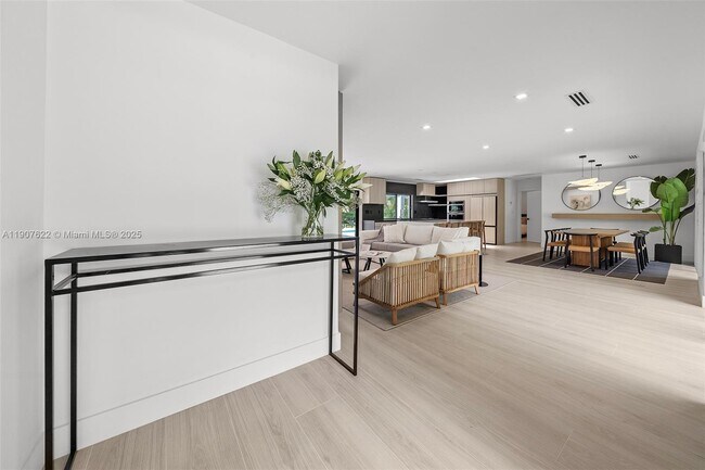 Building Photo - 15121 SW 69th Ct