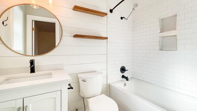 Building Photo - 3519 Midwest Dr