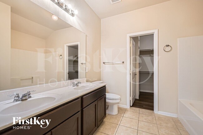 Building Photo - 6728 Ohana Pl