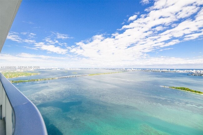 Building Photo - 700 NE 24th St