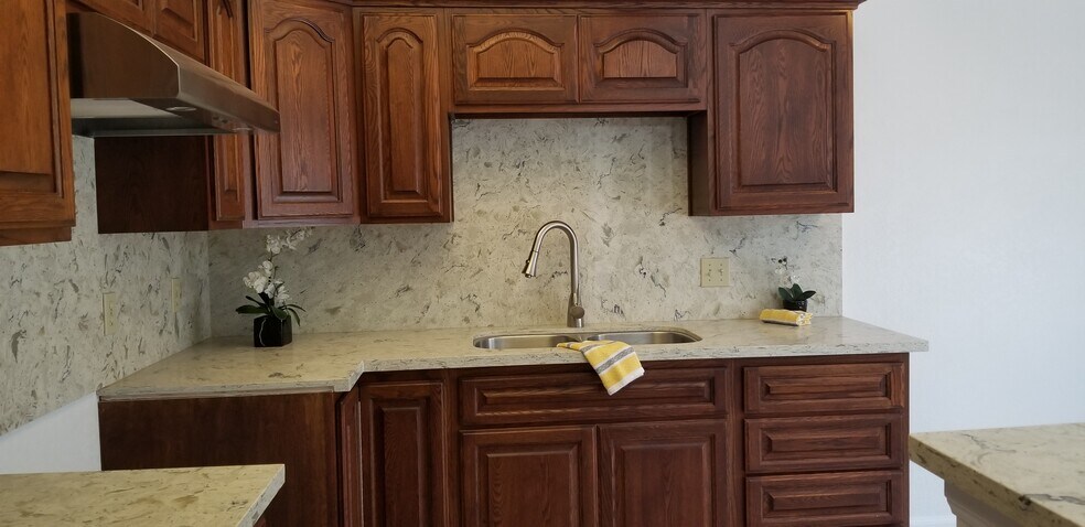 Kitchen - 1438 E 8th St