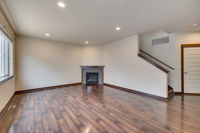 Building Photo - Bothell 4 Bedroom, Northshore Schools!