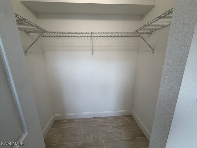 Building Photo - 5317 Summerlin Rd