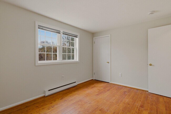 Building Photo - 559 Sagamore Ave