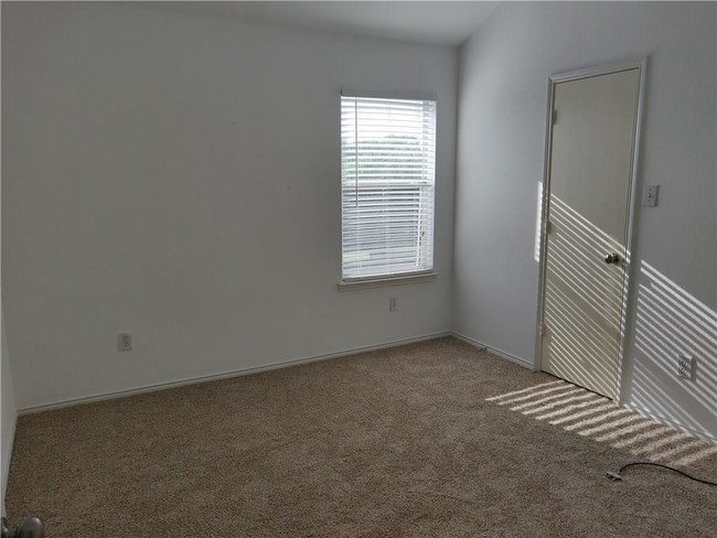 Building Photo - 6629 Scottsdale Way