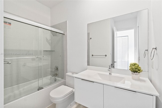 Building Photo - 10441 NW 66th St