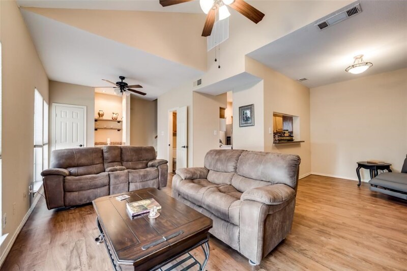 Building Photo - 14400 Montfort Dr