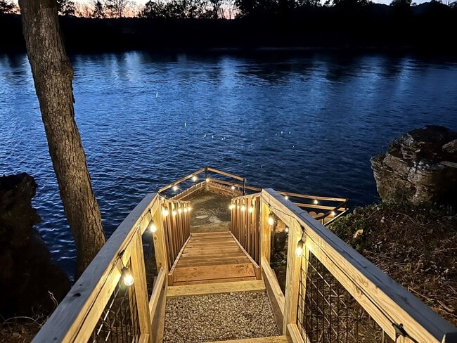 Building Photo - 6620 Upton Ln