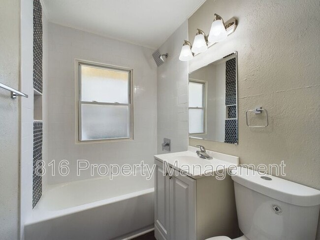 Building Photo - 4535 Lister Ave