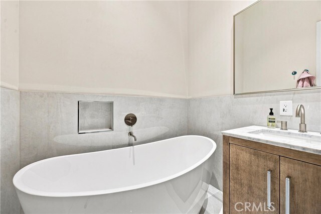 Building Photo - 9500 Amoret Dr