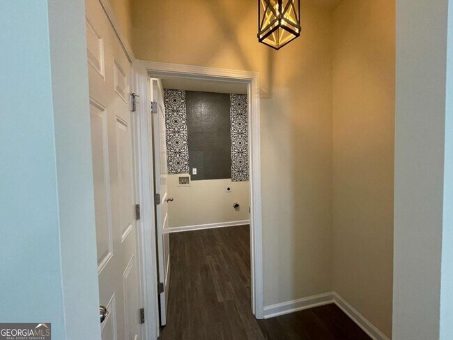 Building Photo - 78 Rapps Ave