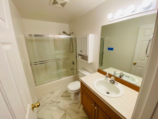 Building Photo - Quiet Duplex in Mount Vernon Neighborhood