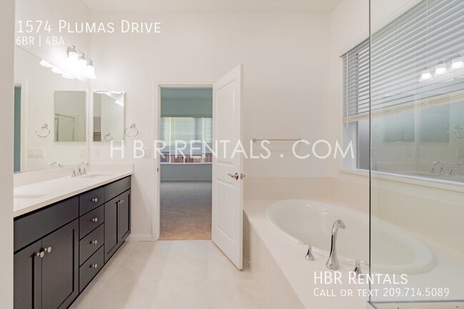 Building Photo - 1574 Plumas Dr