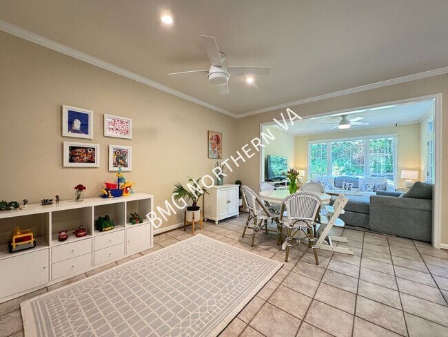 Building Photo - 5654 Governors Pond Cir
