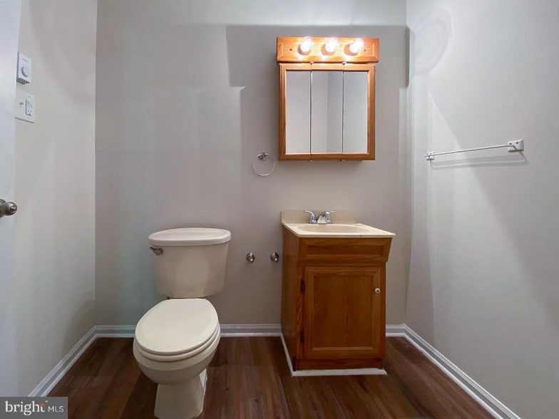 Building Photo - 366 Bala Terrace E