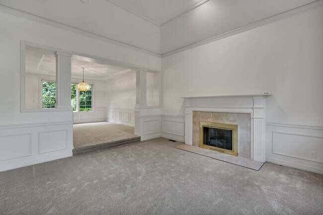 Building Photo - 16323 NE 50th Way