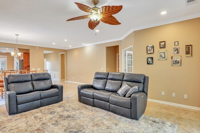 Building Photo - "Charming 2 Bed, 2 Bath with Den Rental Home in Sun City, SC - Spacious and Inviting!"