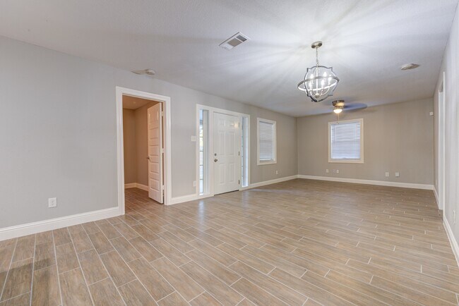 Building Photo - 6522 Linden St