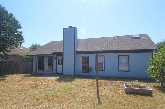 Building Photo - 16402 Malden Dr