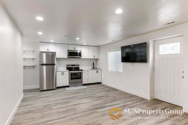 Building Photo - Beautiful Basement  Apartment In Riverton!