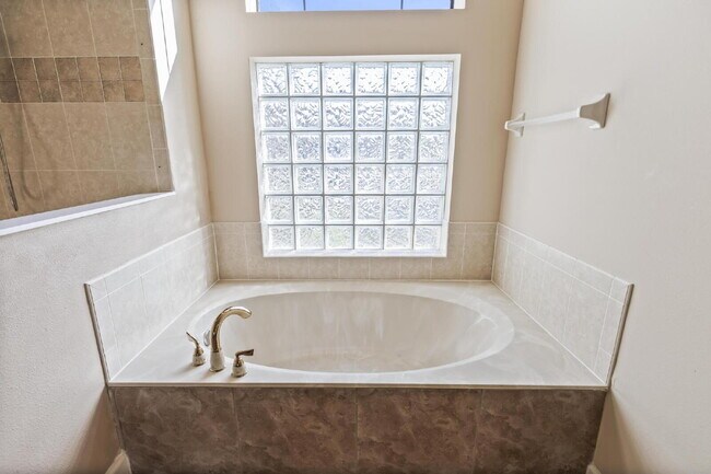 Building Photo - 2 Story Pool Home