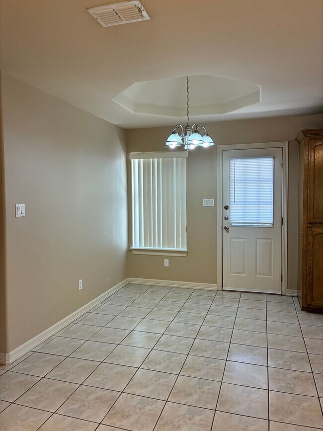 Building Photo - 1206 S Palm Dr