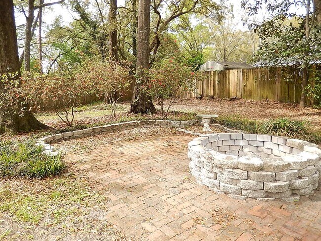 Building Photo - 5527 Denargo Dr