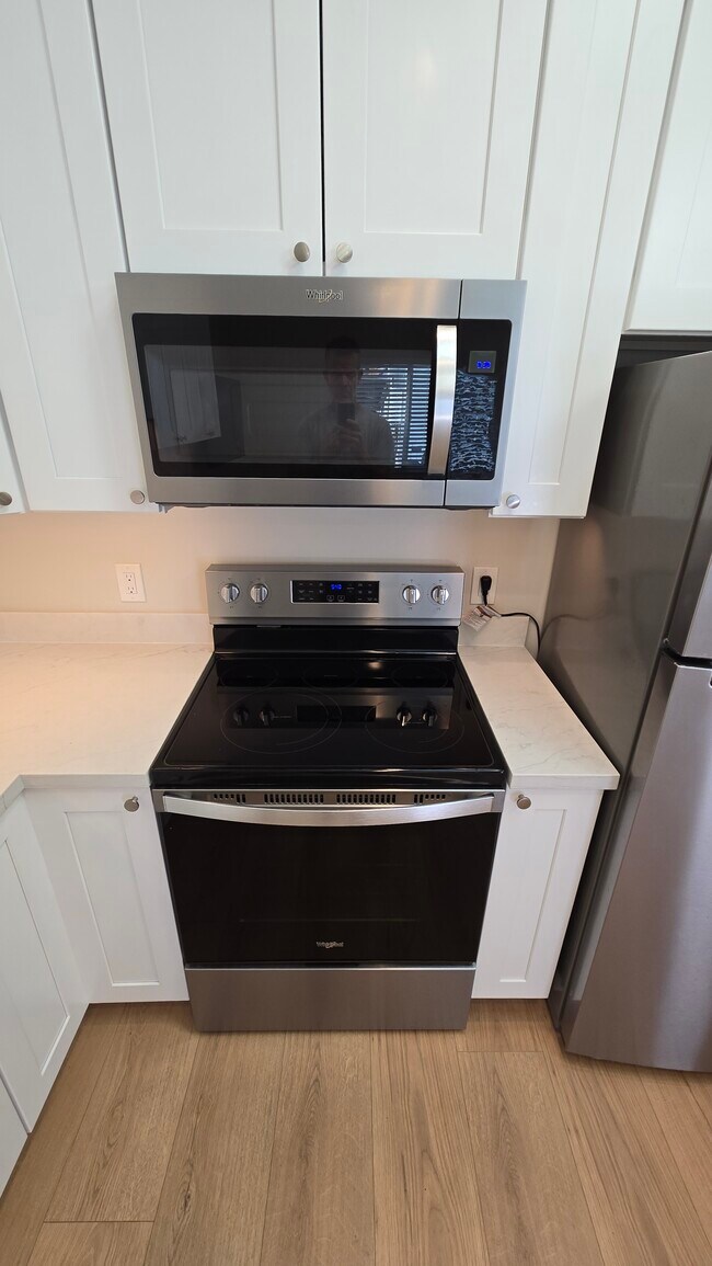 Building Photo - 738 Locust St