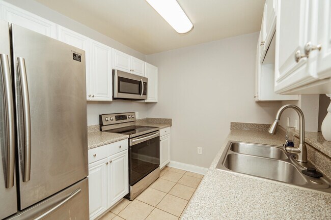 Building Photo - 526 Wingspan Way