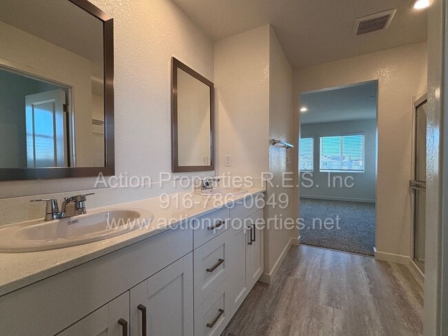 Building Photo - Amoruso Ranch Roseville: Brand new Solar DR Horton 4 Bedroom 2.5 Bath, Open Floor Plan,